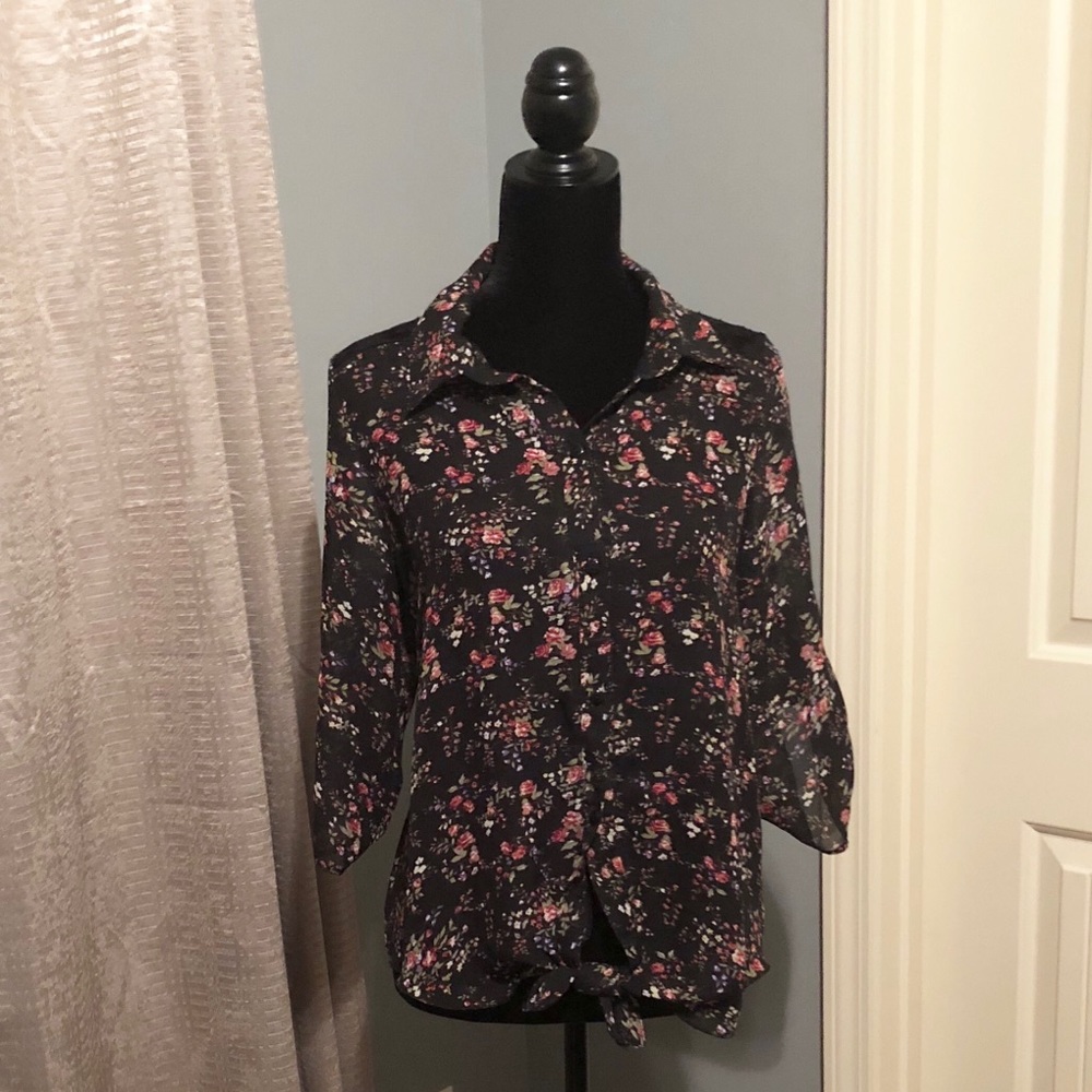 Knotted Floral Button Up with Lace